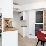 Benthos Towarowa Apartment