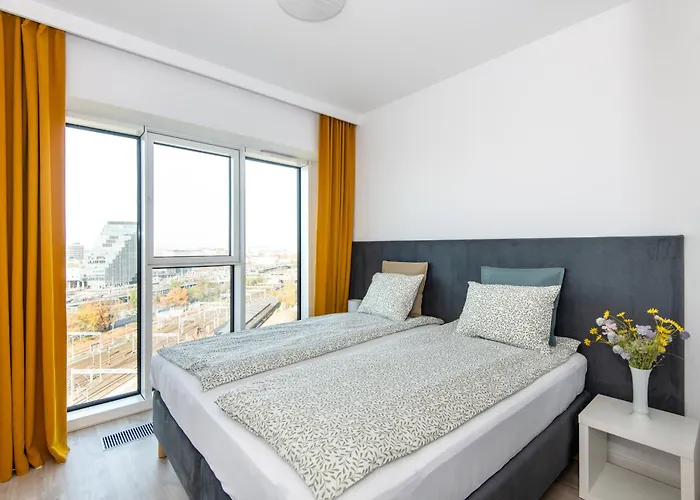 Benthos Towarowa Apartment *