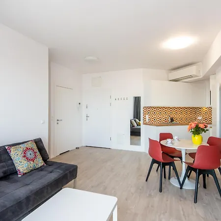 Benthos Towarowa Apartment *