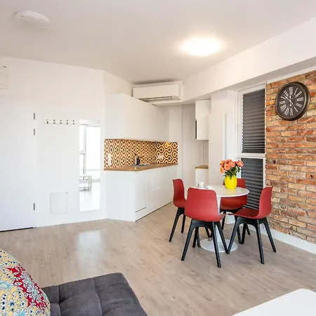 Benthos Towarowa Apartment