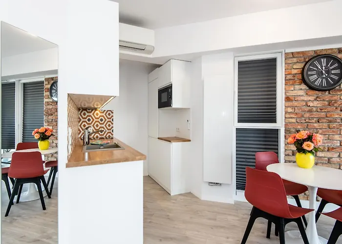 Benthos Towarowa Apartment